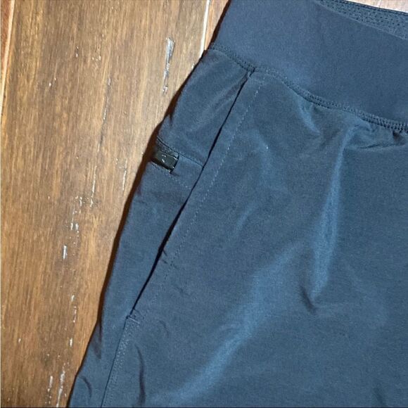Fabletics Men Shorts   - Picture 2 of 5